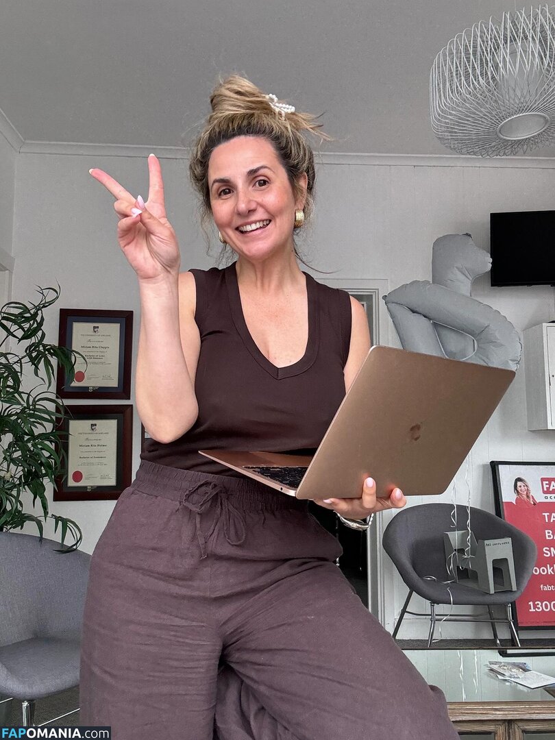 MILF Online Accountant / Miriam Holme / miriamholme Naakt OnlyFans  Gelekte foto #8