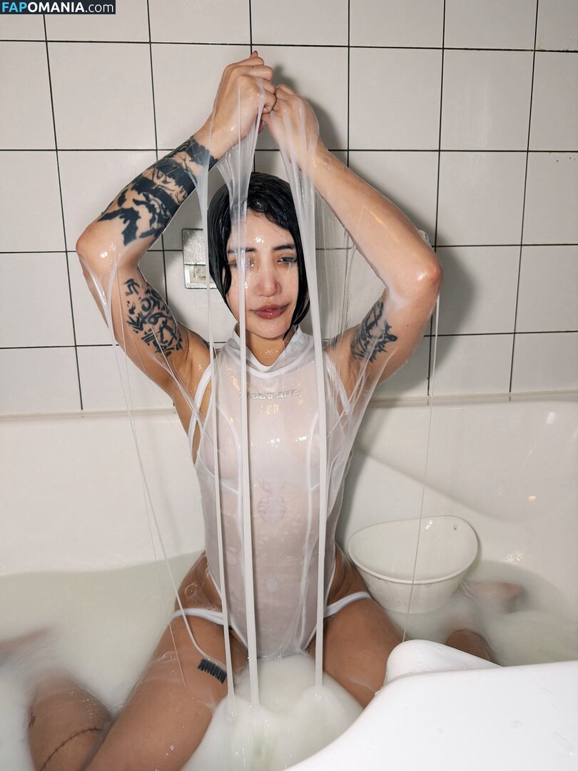 Mona Enju / https: / mmmowmow / mo_mo_milkbom Naakt OnlyFans  Gelekte foto #1