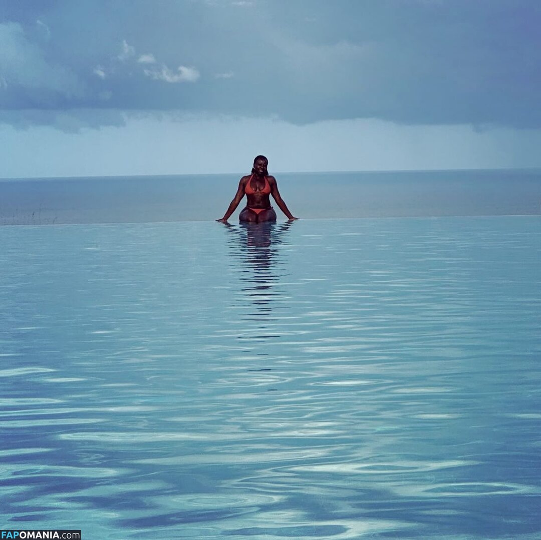 Muna Otaru / munaotaru Naakt OnlyFans  Gelekte foto #10