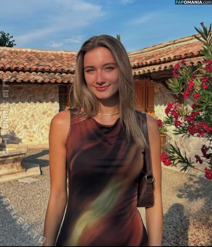 Nanou Asmr / nanou.philips / nanouphilips Naakt OnlyFans  Gelekte foto #1