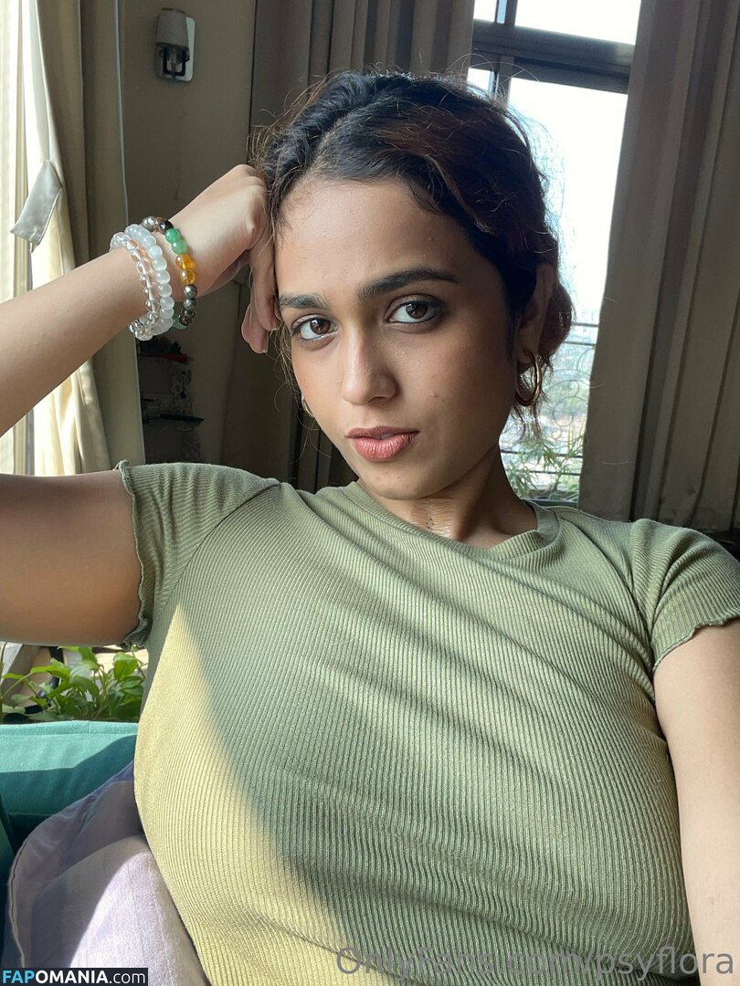 Neelam Kudale / psychedelicflora. / tara.kudale Naakt OnlyFans  Gelekte foto #1