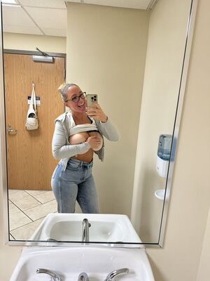 NoraRoseJeanxx