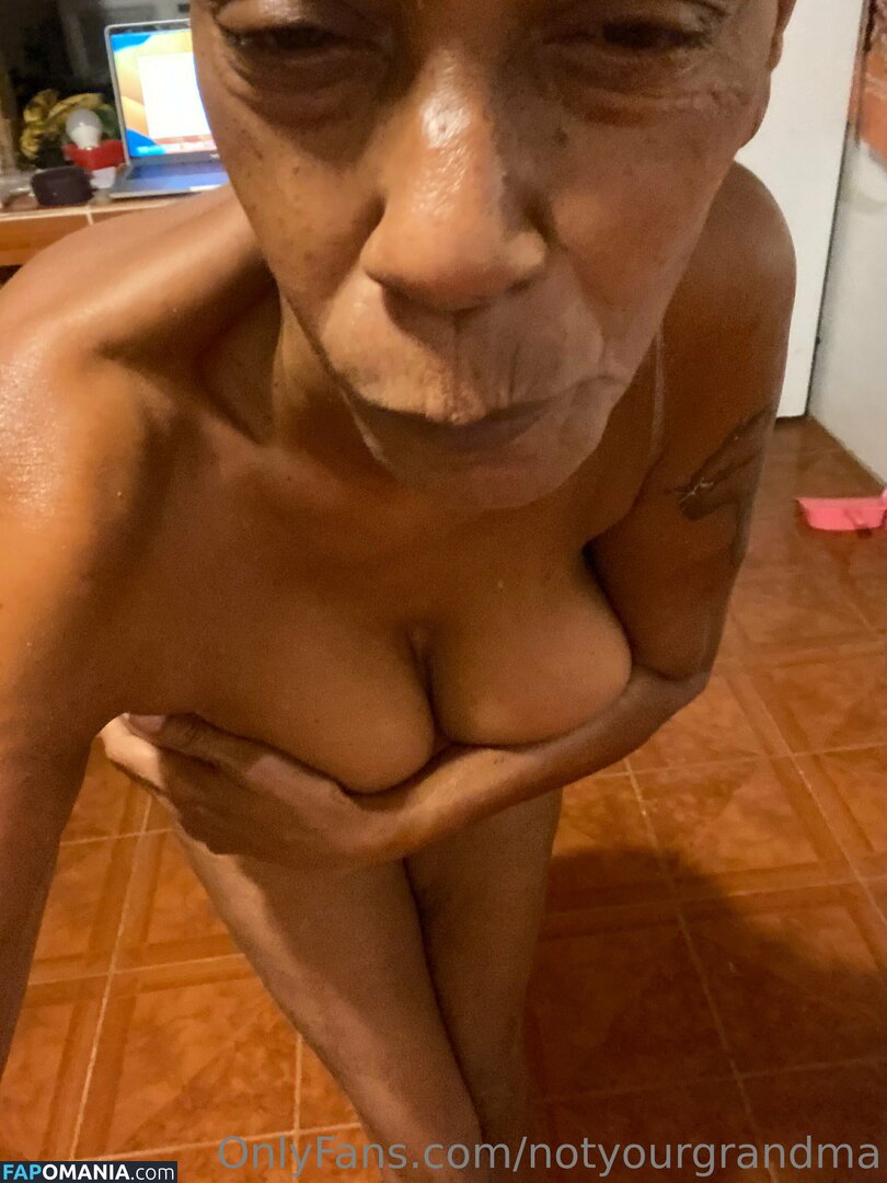 notyourgrandma Naakt OnlyFans  Gelekte foto #1