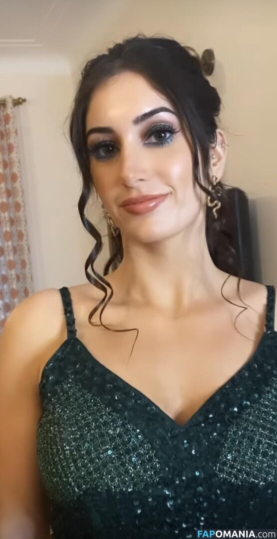 Nura Nejad / nuranejad Naakt OnlyFans  Gelekte foto #11