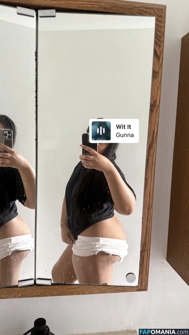 Nyahskyy / https: Naakt OnlyFans  Gelekte foto #1