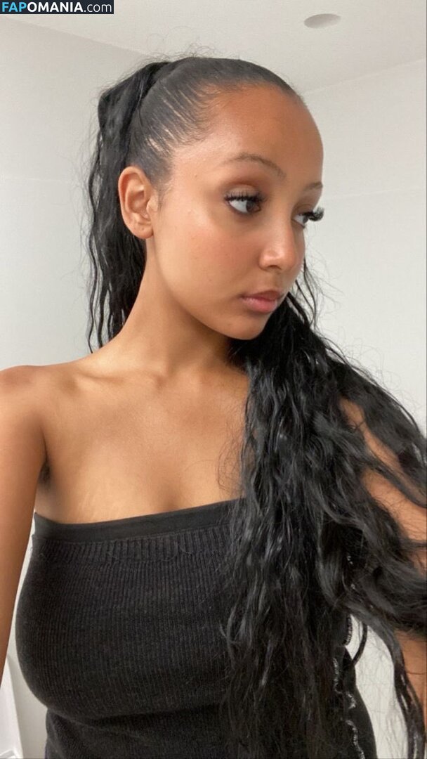 PinkPantheress / aloe_vera Naakt OnlyFans  Gelekte foto #37