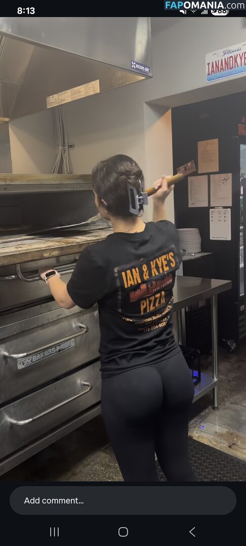 Pizzeria Baddies Naakt OnlyFans  Gelekte foto #1