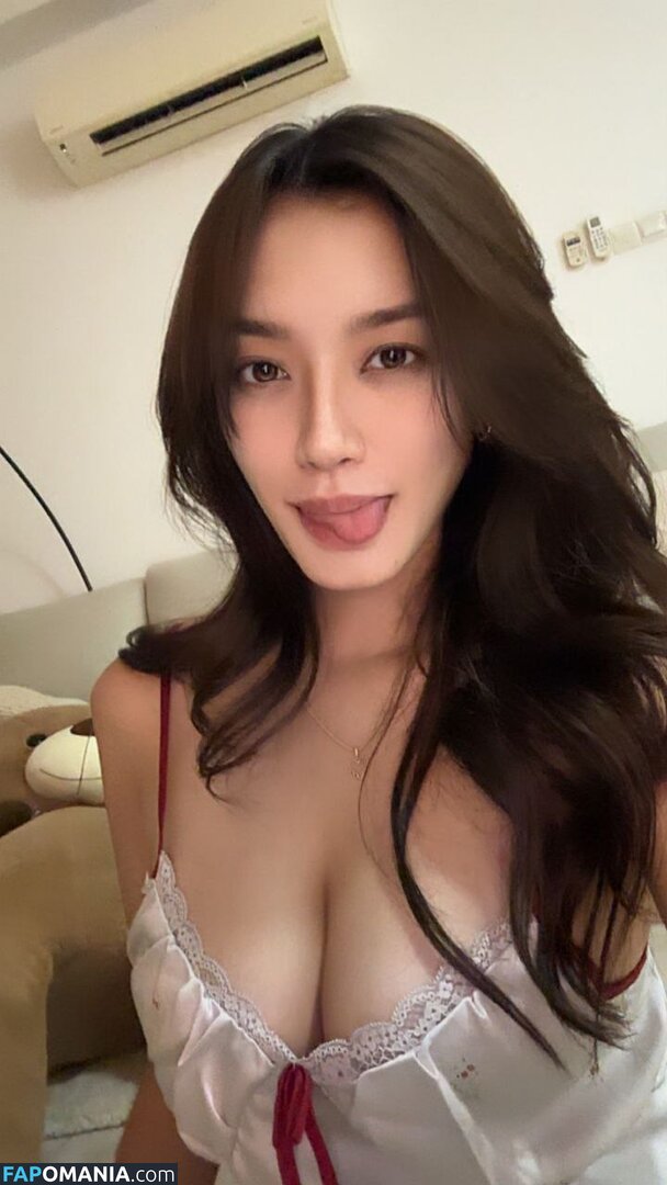 Qamarina Lim / https: / qamarinalim_ Naakt OnlyFans  Gelekte foto #3