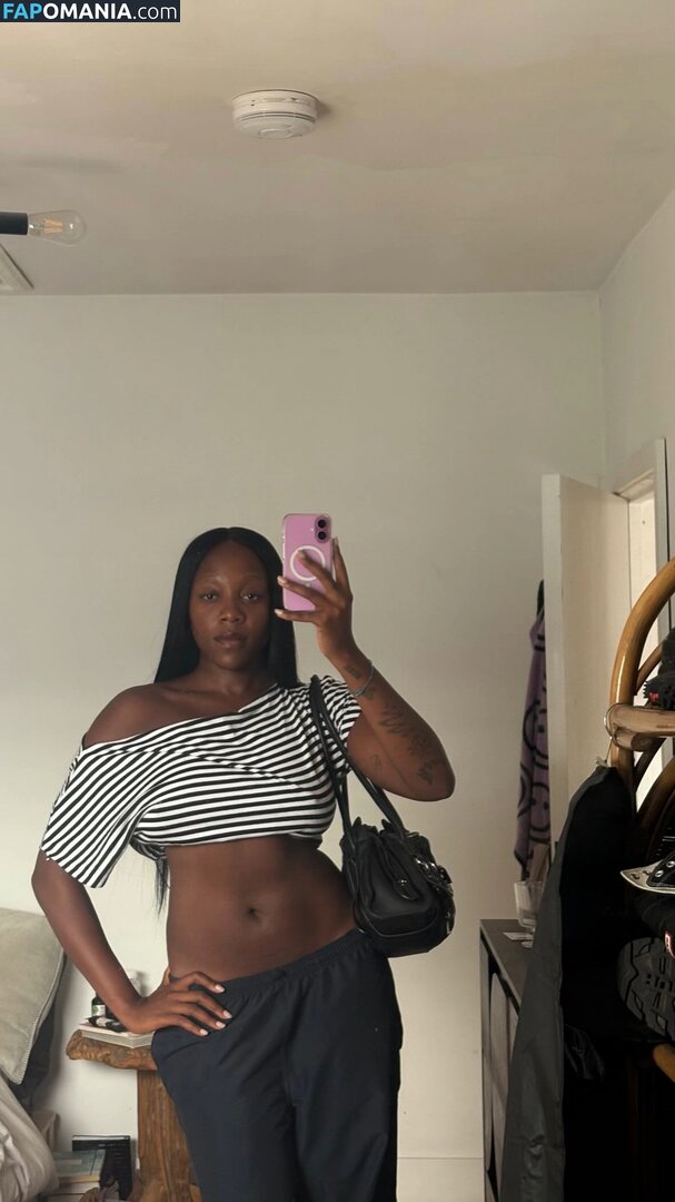 Rachel Chinouriri / rachelchinouriri Naakt OnlyFans  Gelekte foto #1