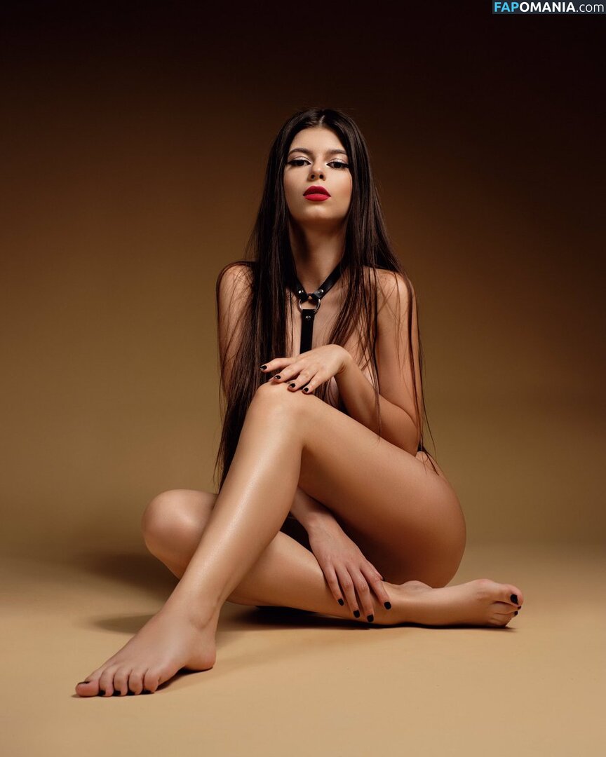 Raducu Mihaela / mihaelaraducu / raducumihaela / raducumihaela__ Naakt OnlyFans  Gelekte foto #1