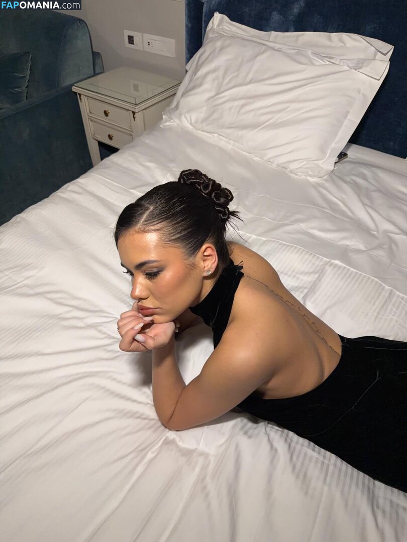 Rebecca Parziale / rebecca.parziale Naakt OnlyFans  Gelekte foto #4