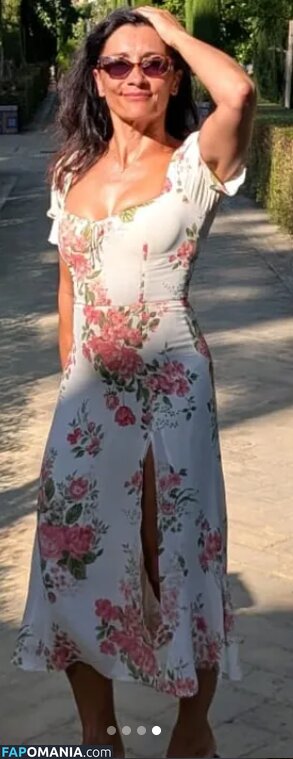 Rebecca Sarker Naakt OnlyFans  Gelekte foto #3