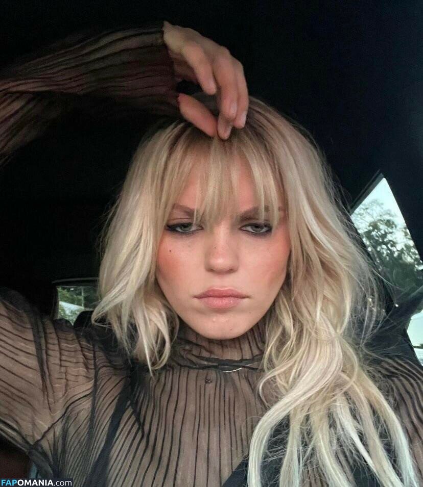 Renee Rapp / reneerapp Naakt OnlyFans  Gelekte foto #4