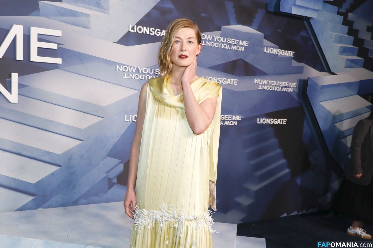 Rosamund Pike / mspike Naakt OnlyFans  Gelekte foto #114