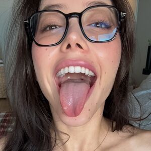 Ruth Lee Official