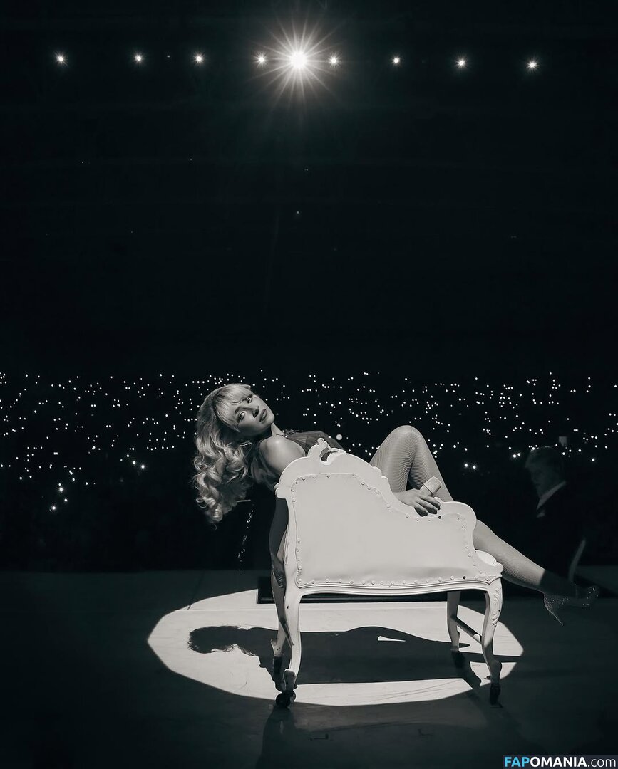 Sabrina Carpenter / https: / sabrinacarpenter Naakt OnlyFans  Gelekte foto #2540