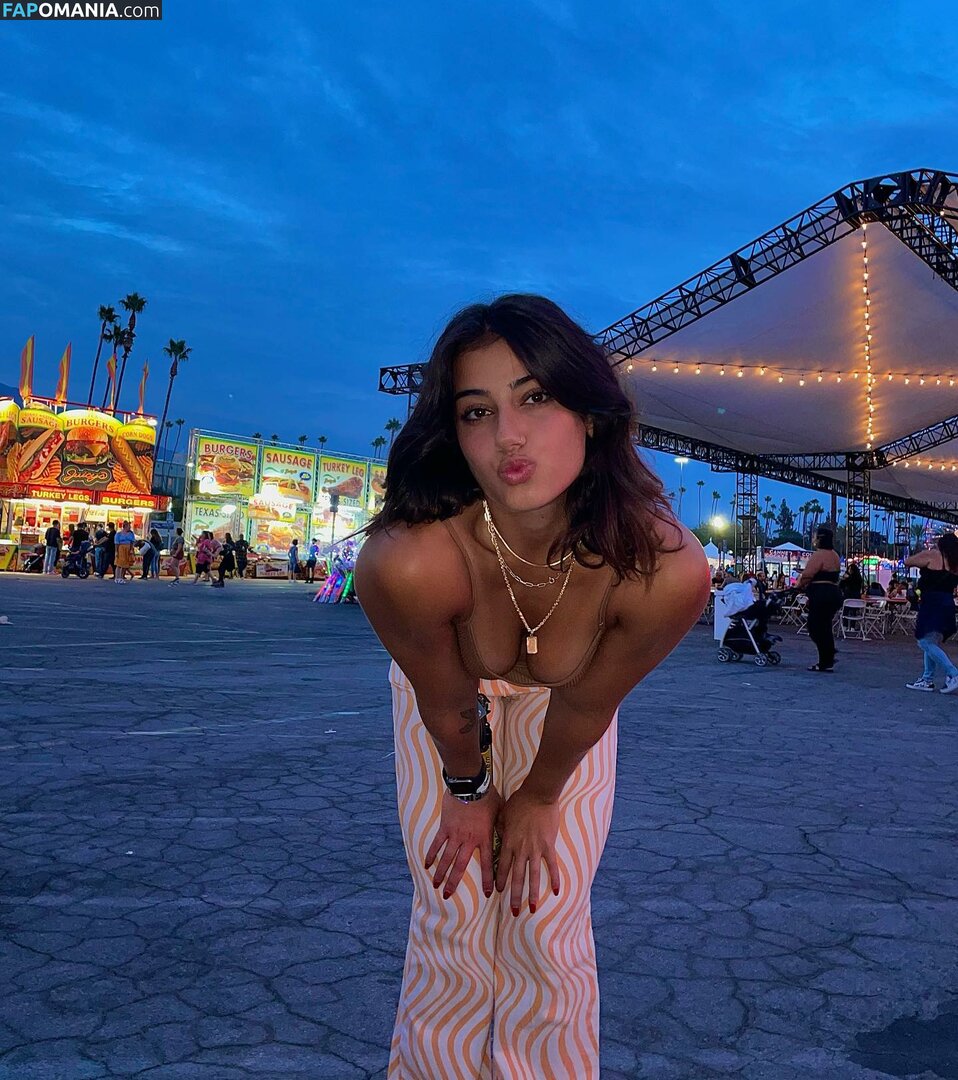 Sara Saffari / sarasaffari__ Naakt OnlyFans  Gelekte foto #4