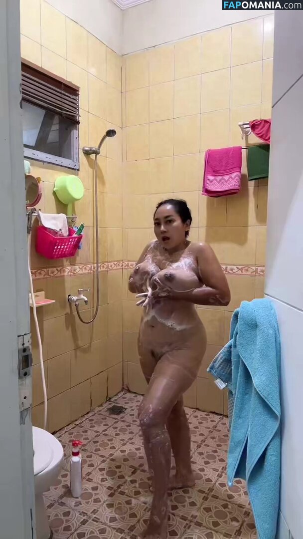 Sarah Ardhelia / sarah.ardheliadiary / sarahardhelia1995 / saraz6808 Naakt OnlyFans  Gelekte foto #10