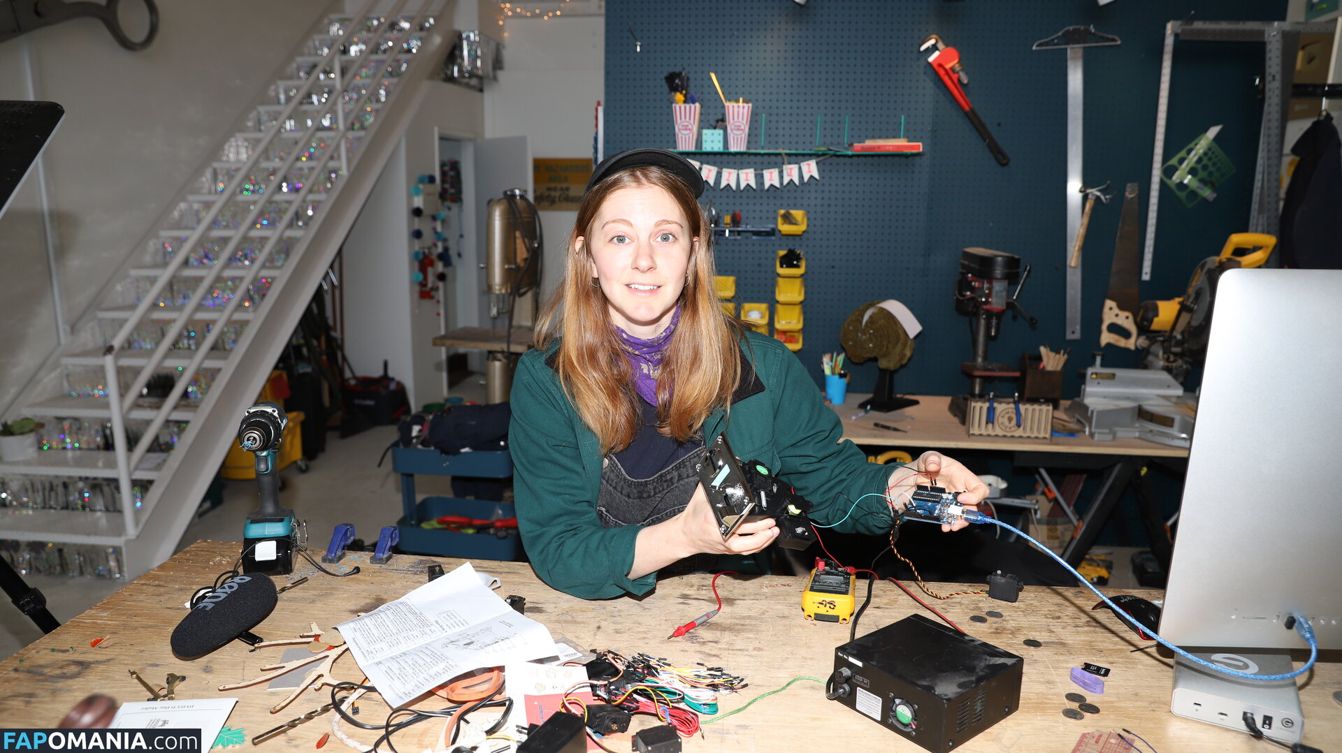 Simone Giertz / simonegiertz Naakt OnlyFans  Gelekte foto #4