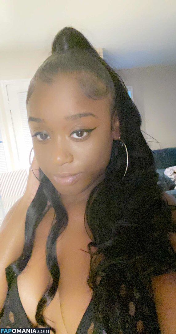 Lola B / Smoochess2xx Naakt OnlyFans  Gelekte foto #1
