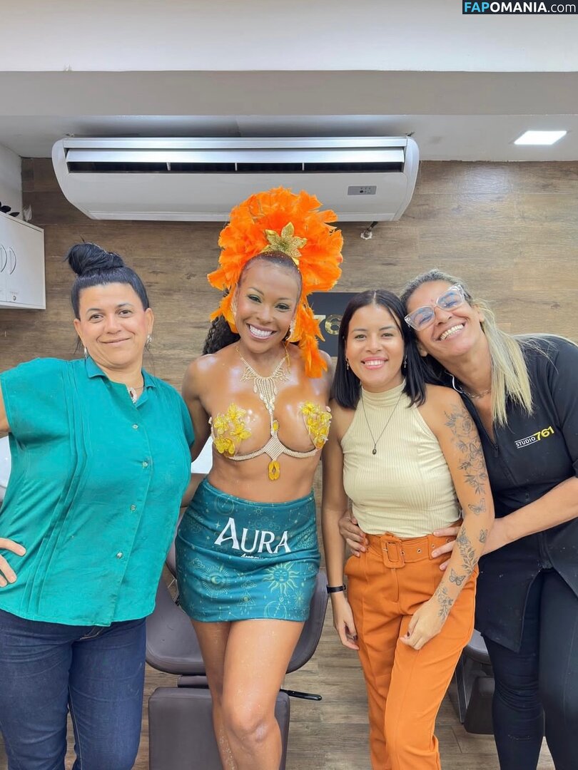 BBB 4 / Solange Vega / https: / solvegaoficial Naakt OnlyFans  Gelekte foto #3