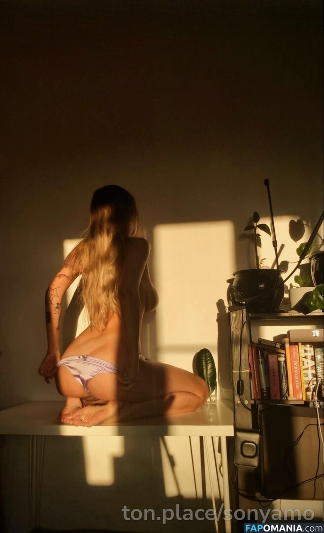 SonyaMO / sonyamoanddough Naakt OnlyFans  Gelekte foto #3