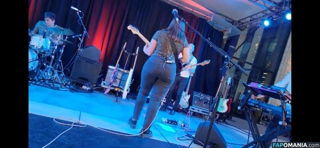 Soccer Mommy / Sophia Allison / soccermommyband Naakt OnlyFans  Gelekte foto #6