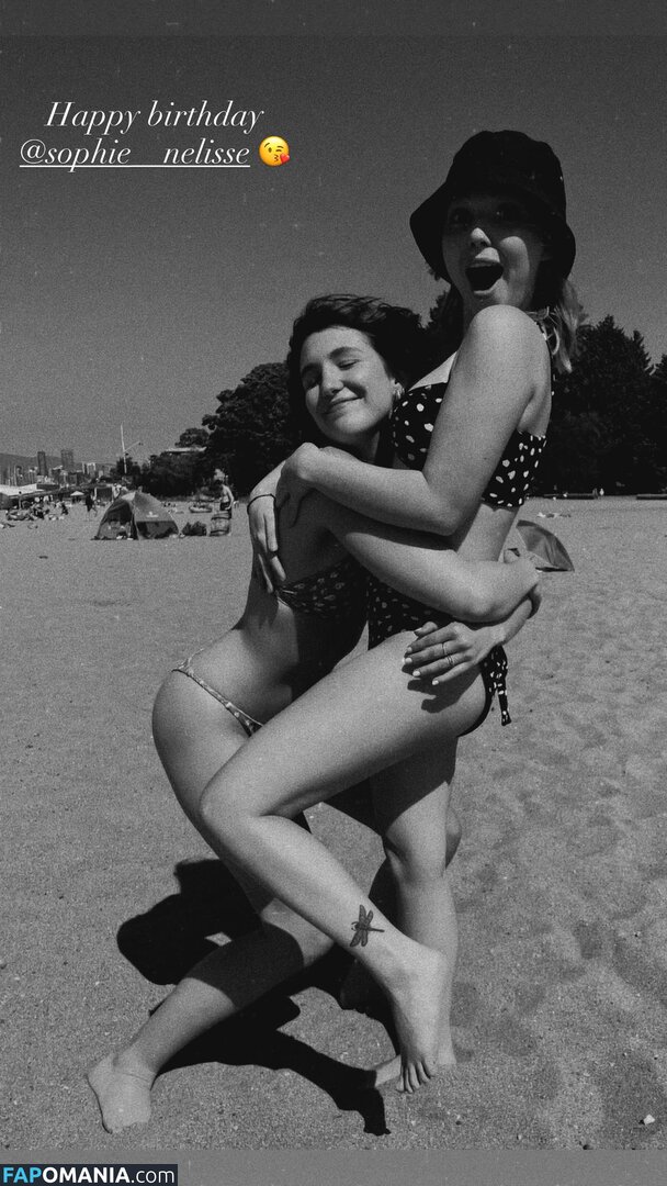 Sophie Nélisse / sophie__nelisse Naakt OnlyFans  Gelekte foto #3
