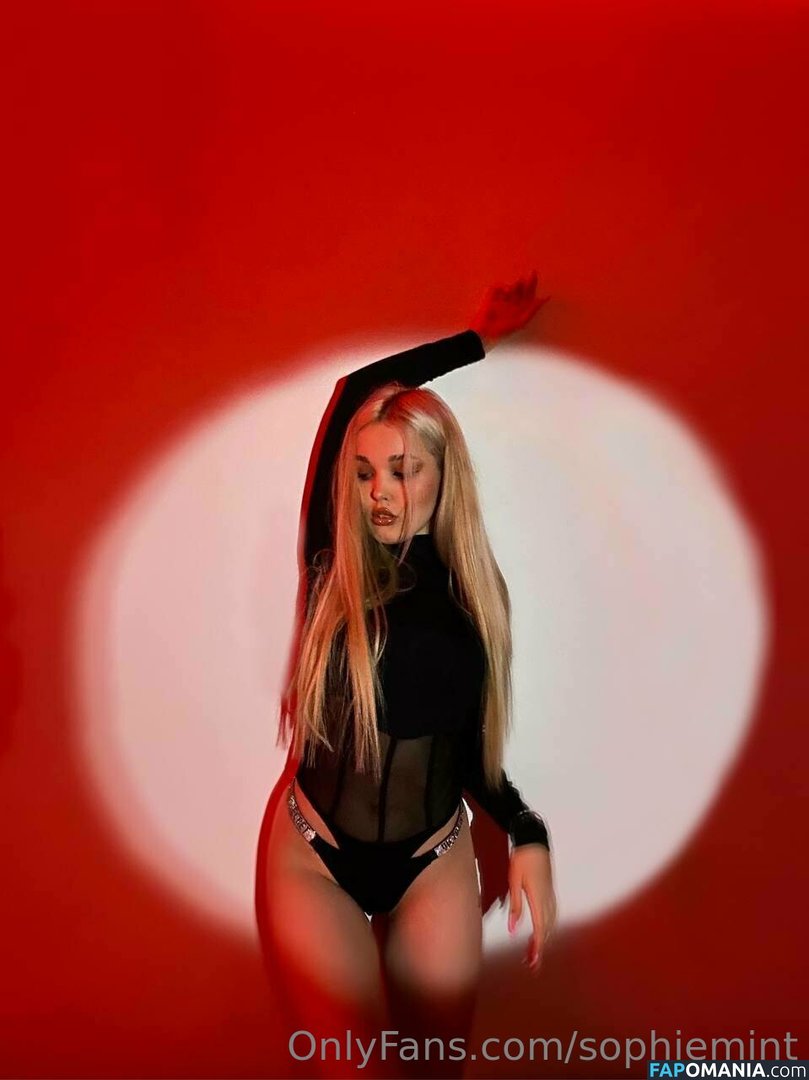 sophie_linfordd / sophiebbface Naakt OnlyFans  Gelekte foto #4
