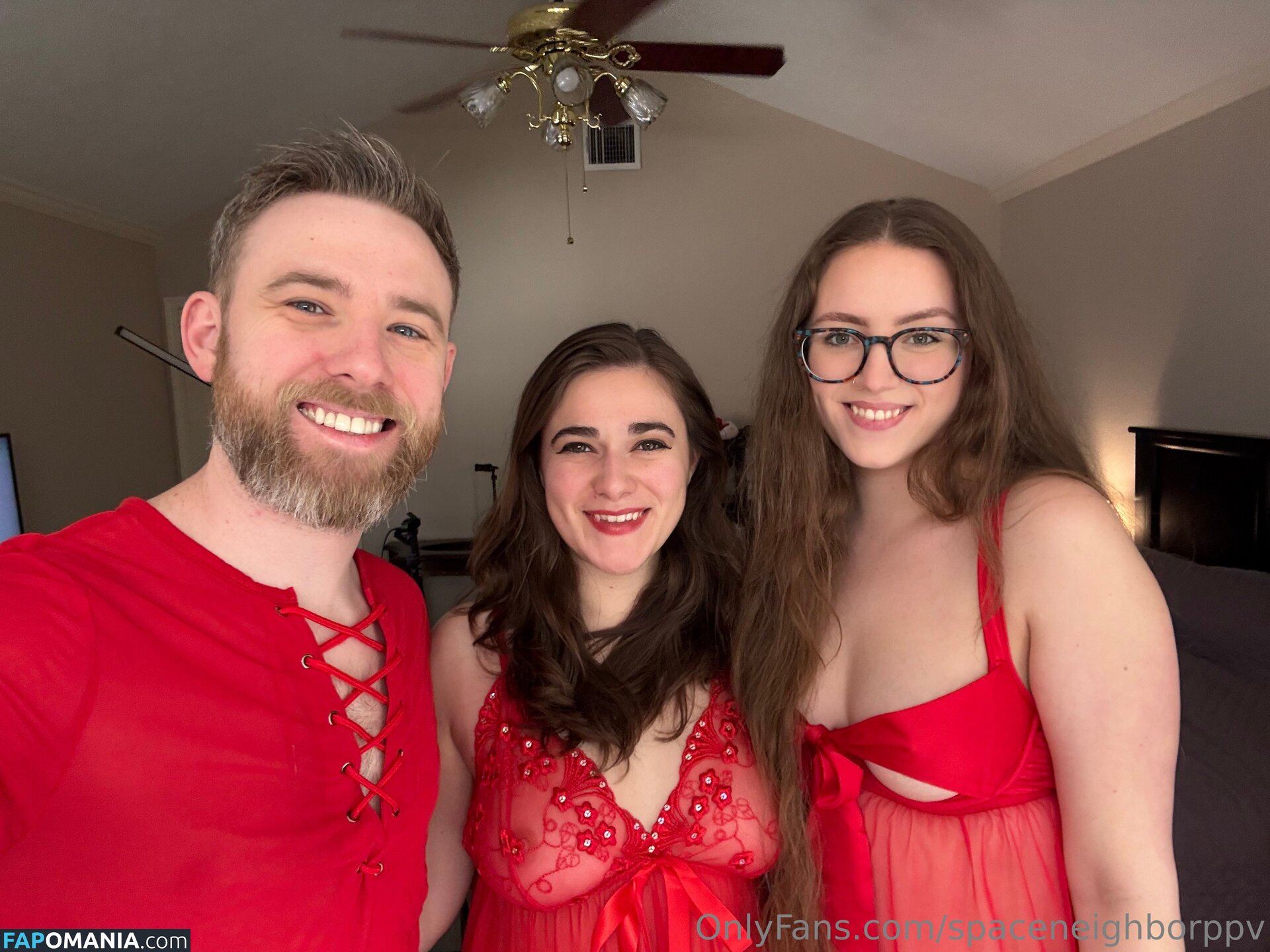 spaceneighborppv / spaceneighbors Naakt OnlyFans  Gelekte foto #10