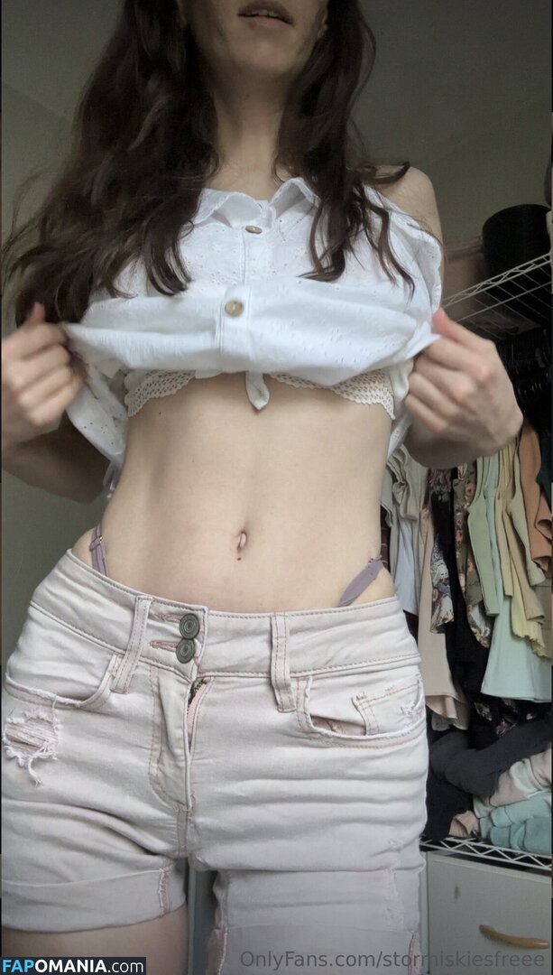 StormieSkies / stormiskiesfreee Naakt OnlyFans  Gelekte foto #7