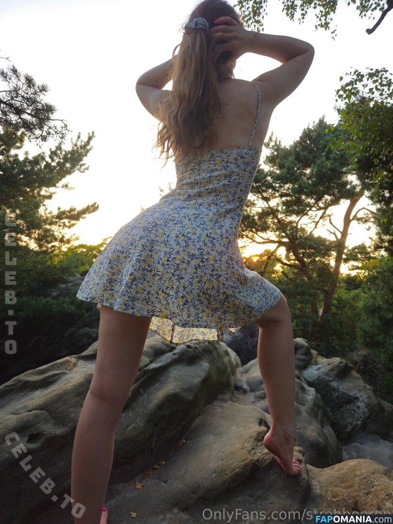 strohbeeren Naakt OnlyFans  Gelekte foto #1