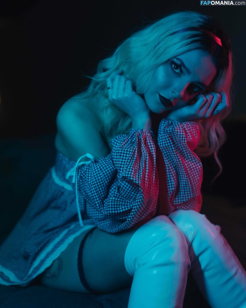 Sweetdistortion / sasha_simple Naakt OnlyFans  Gelekte foto #3