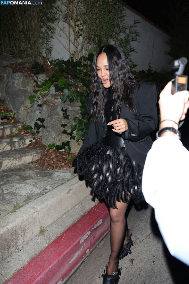 Tessa Thompson / tessamaethompson / tessathompsonx Naakt OnlyFans  Gelekte foto #7