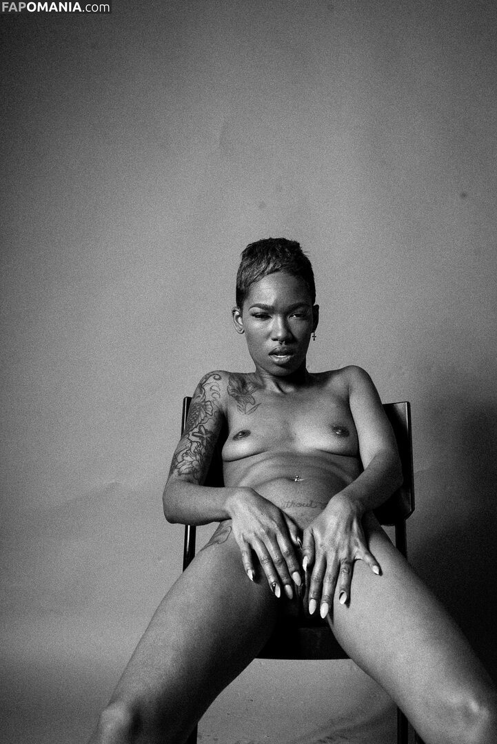 TheRealTiaReid / Tia Reid / corpsdedieu / https: / officialtiareid Naakt OnlyFans  Gelekte foto #2