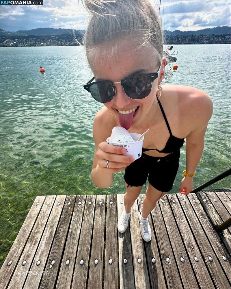 Tina Hausmann Naakt OnlyFans  Gelekte foto #2