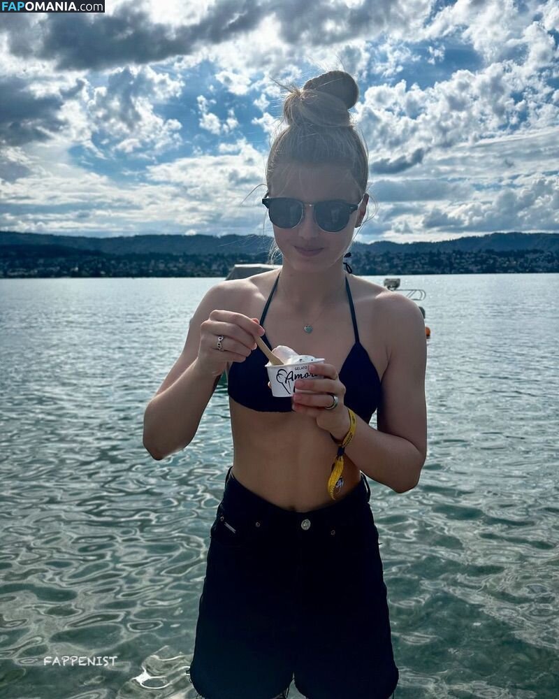 Tina Hausmann Naakt OnlyFans  Gelekte foto #3