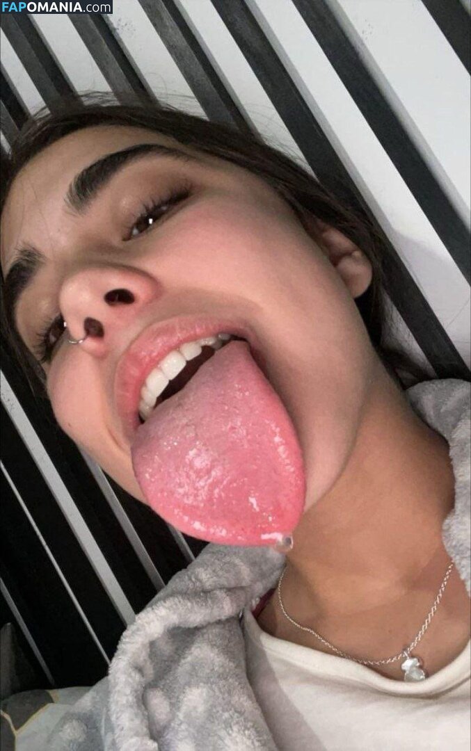 longuetongueegirl_ / noaablaancoo / u489105211 Naakt OnlyFans  Gelekte foto #3