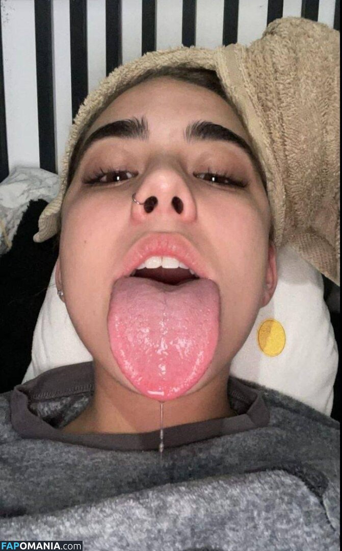 longuetongueegirl_ / noaablaancoo / u489105211 Naakt OnlyFans  Gelekte foto #4