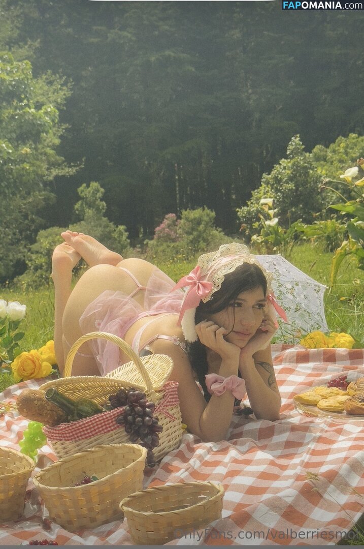 Valberriesmot Naakt OnlyFans  Gelekte foto #3