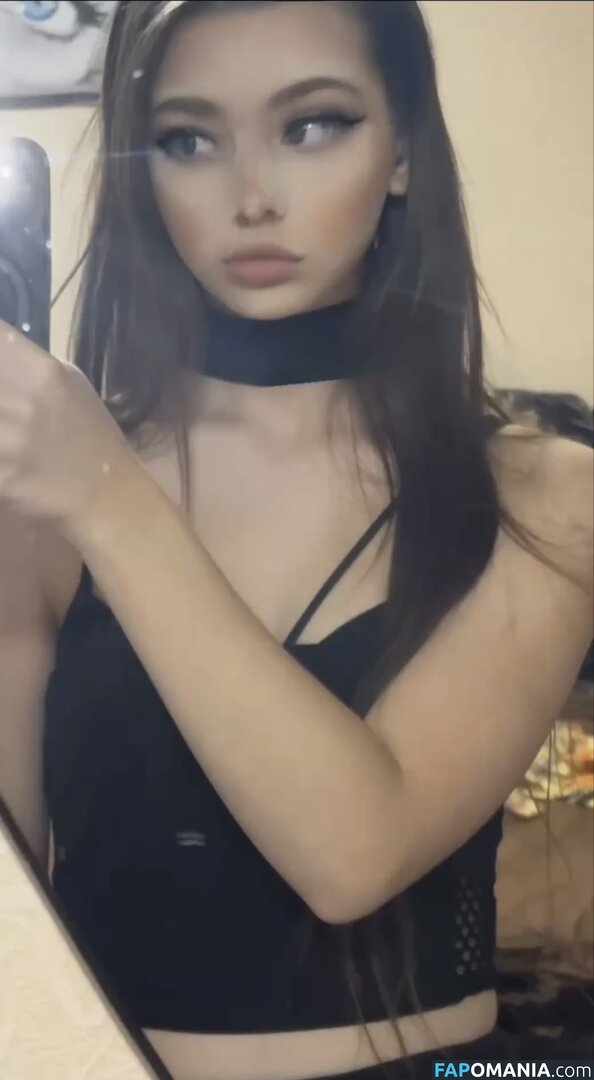 Valeri / _valeririi Naakt OnlyFans  Gelekte foto #1