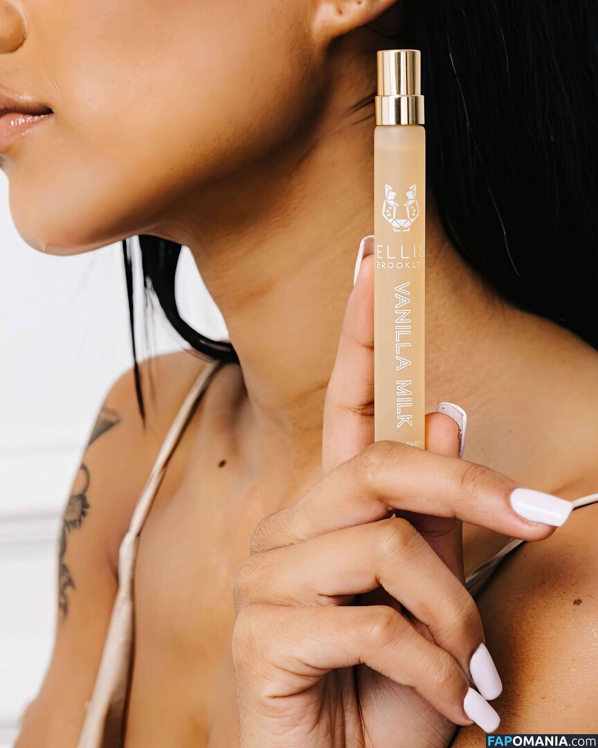 Vanilla Milk Naakt OnlyFans  Gelekte foto #3