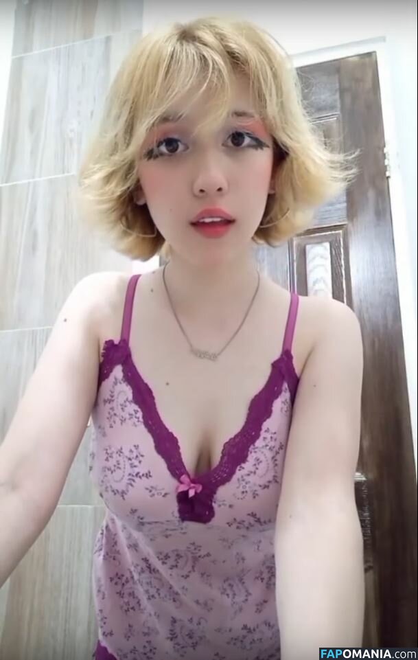 kusuoveki / kusuovk / vekikusuo / vekita / vekitk Naakt OnlyFans  Gelekte foto #1