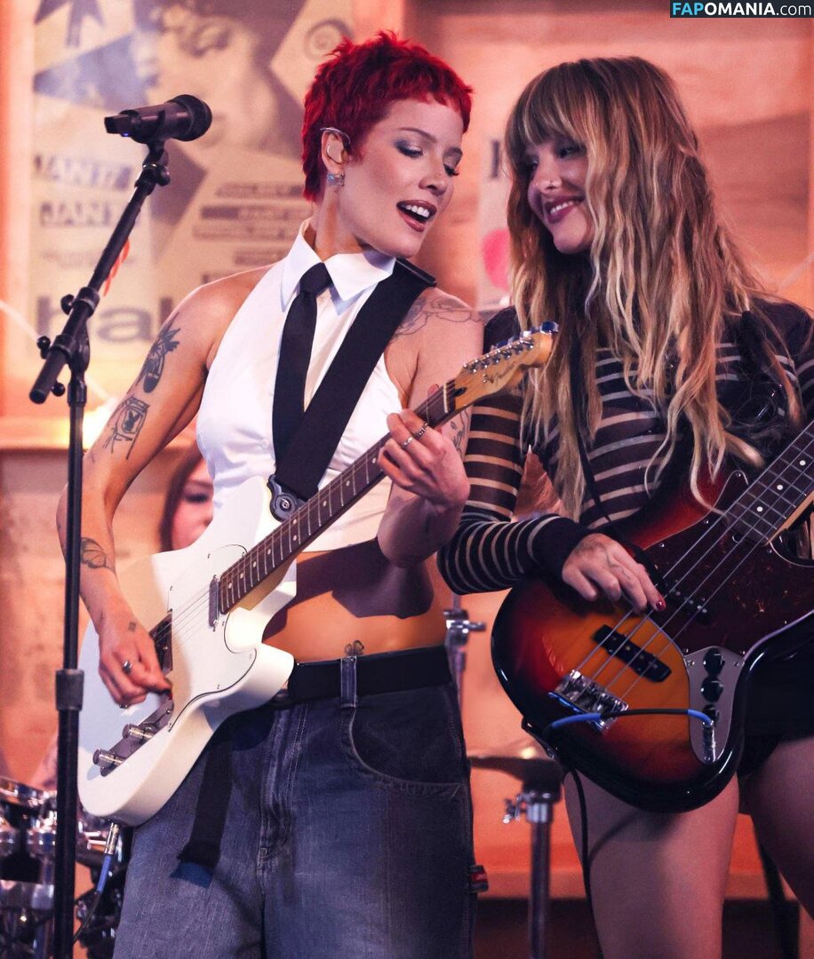 Maneskin bassist / Victoria De Angelis / vicdeangelis Naakt OnlyFans  Gelekte foto #1079