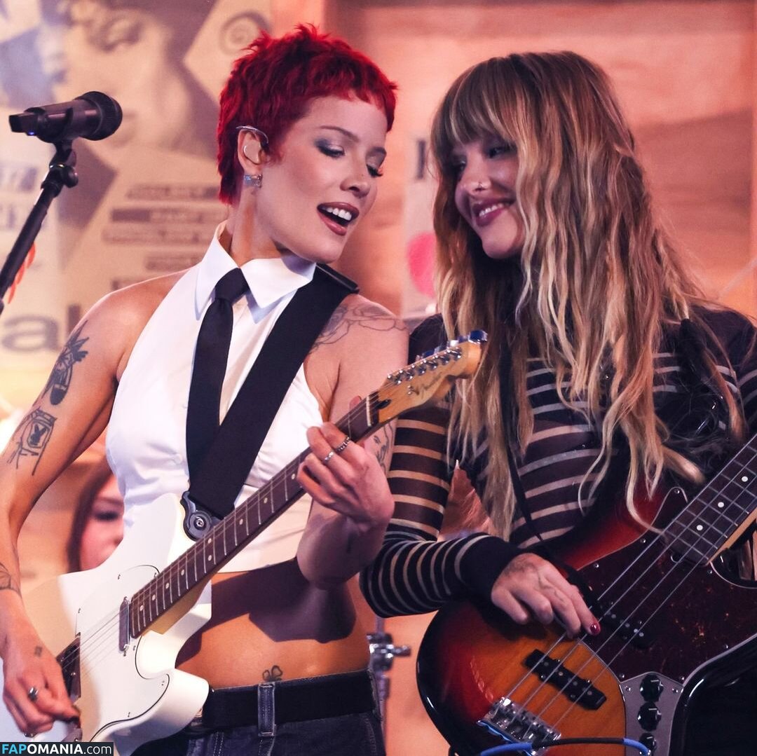 Maneskin bassist / Victoria De Angelis / vicdeangelis Naakt OnlyFans  Gelekte foto #1084