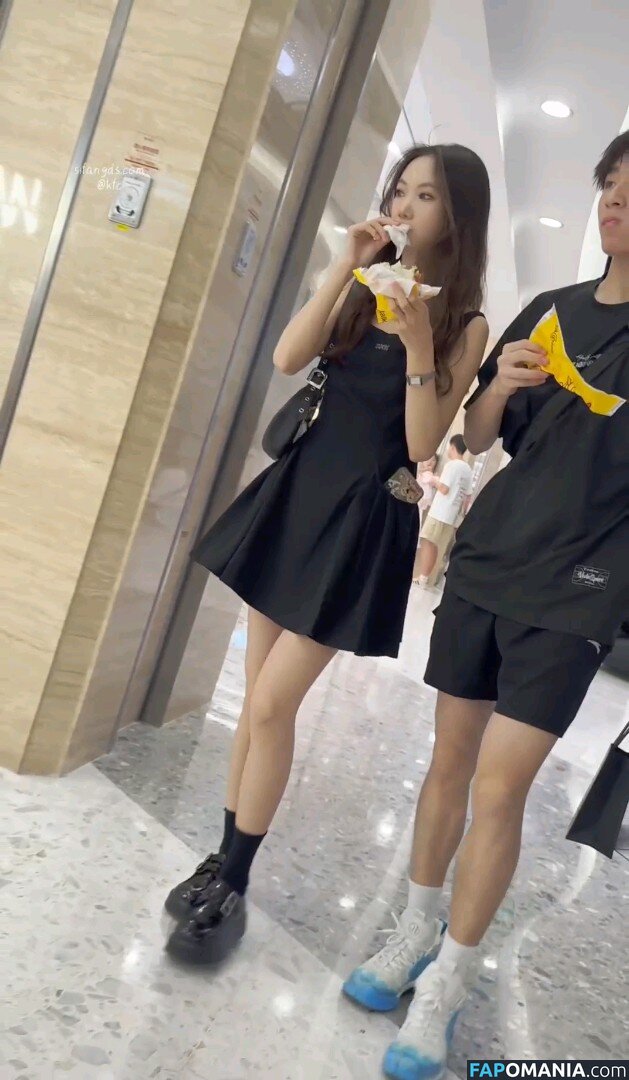 Voyeur Asian Pissing Toilet &Amp; Upskirts Only / girlspissin / https: Naakt OnlyFans  Gelekte foto #7