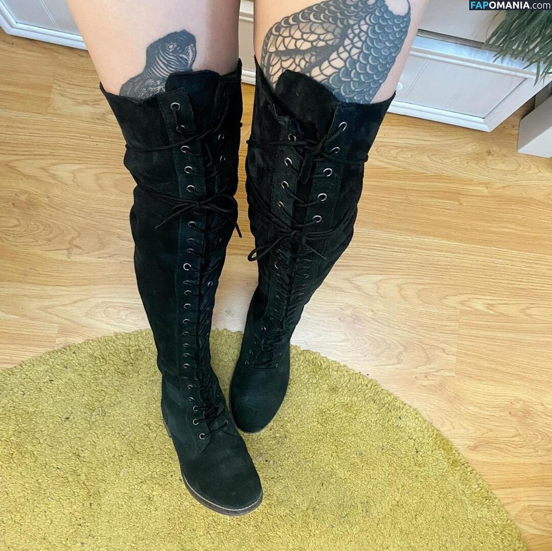 Yvette Young / yvetteyoung Naakt OnlyFans  Gelekte foto #2
