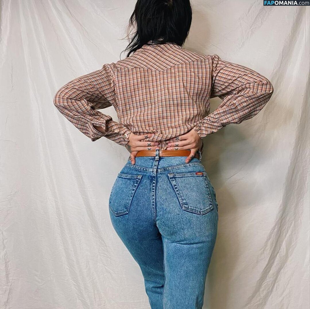 Yvette Young / yvetteyoung Naakt OnlyFans  Gelekte foto #3