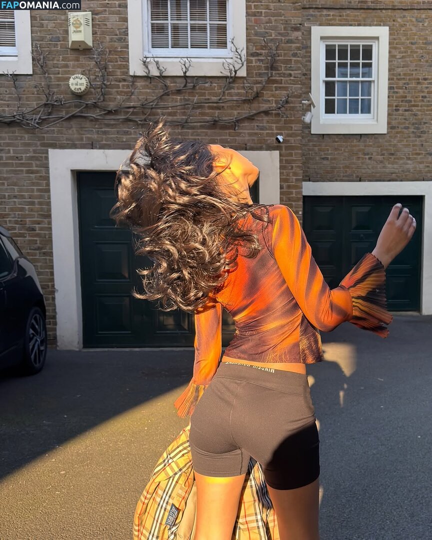 Zaina Sarah / zaina.sarah Naakt OnlyFans  Gelekte foto #1