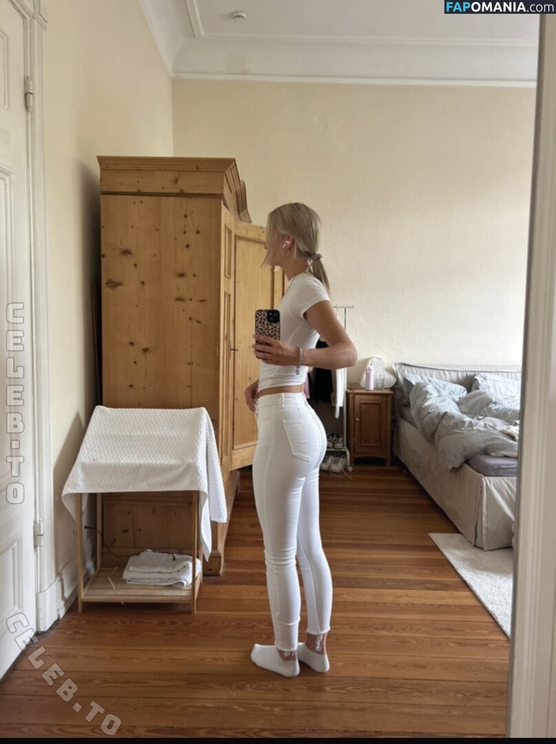 Zarah Ellen / zarah.ellen / zarah_eln Naakt OnlyFans  Gelekte foto #4